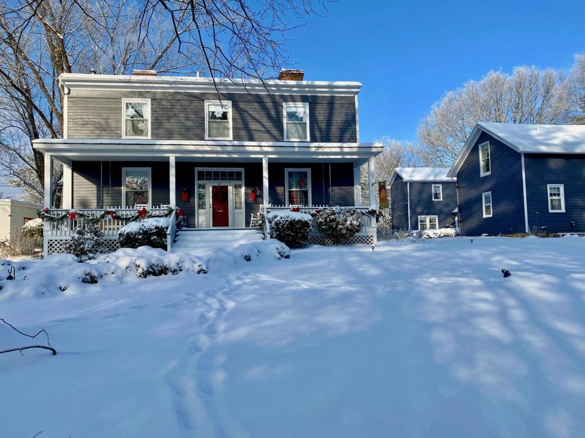 Family Farmhouse Inn Mount Jackson Bagian luar foto