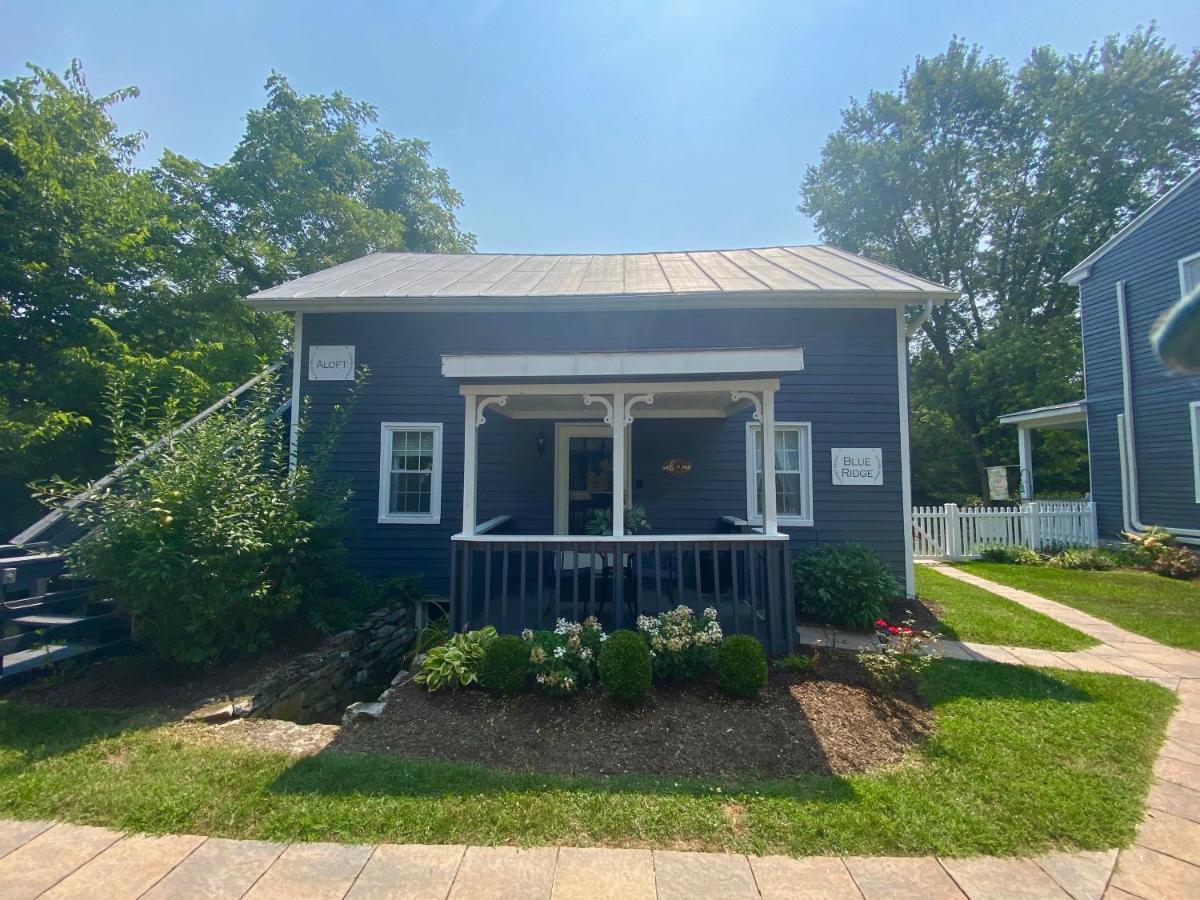 Family Farmhouse Inn Mount Jackson Bagian luar foto