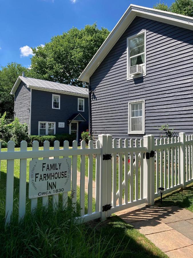 Family Farmhouse Inn Mount Jackson Bagian luar foto