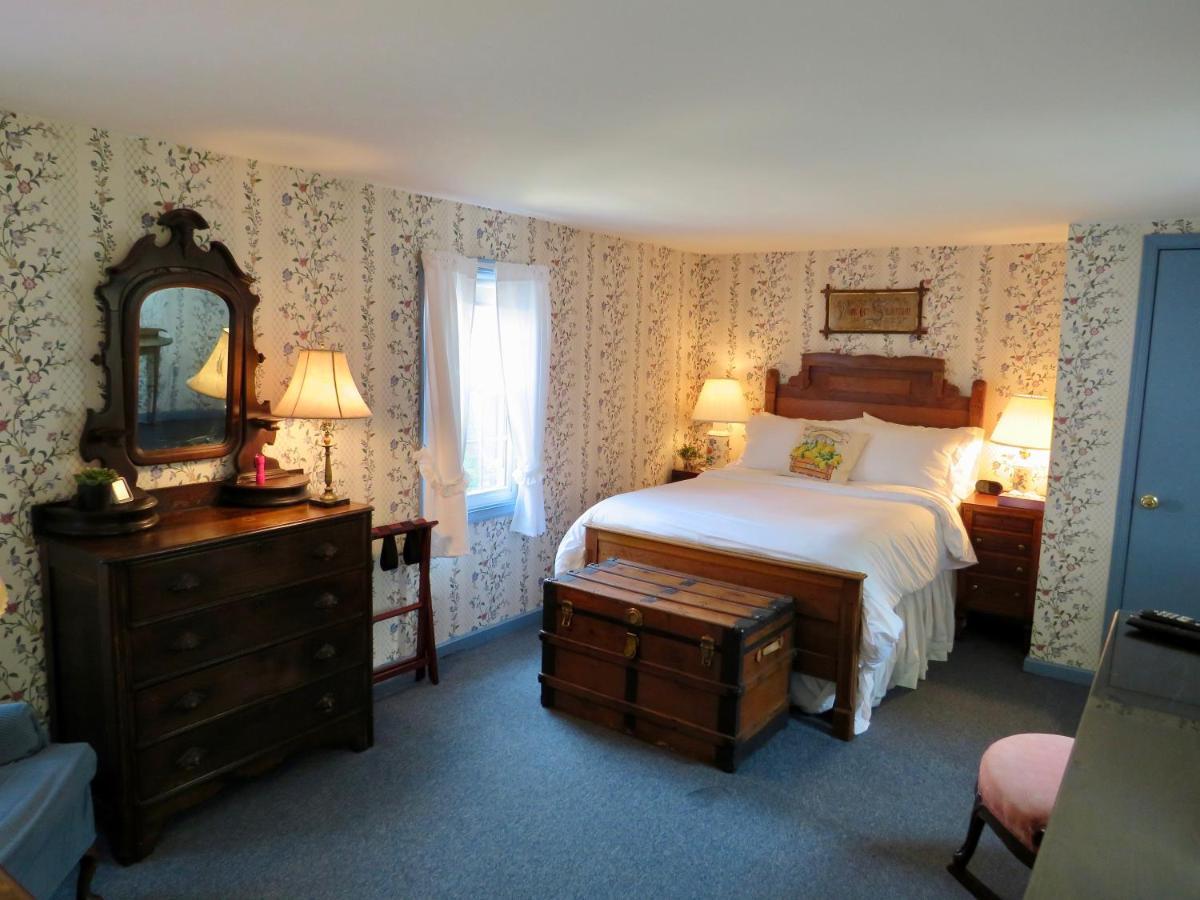 Family Farmhouse Inn Mount Jackson Bagian luar foto
