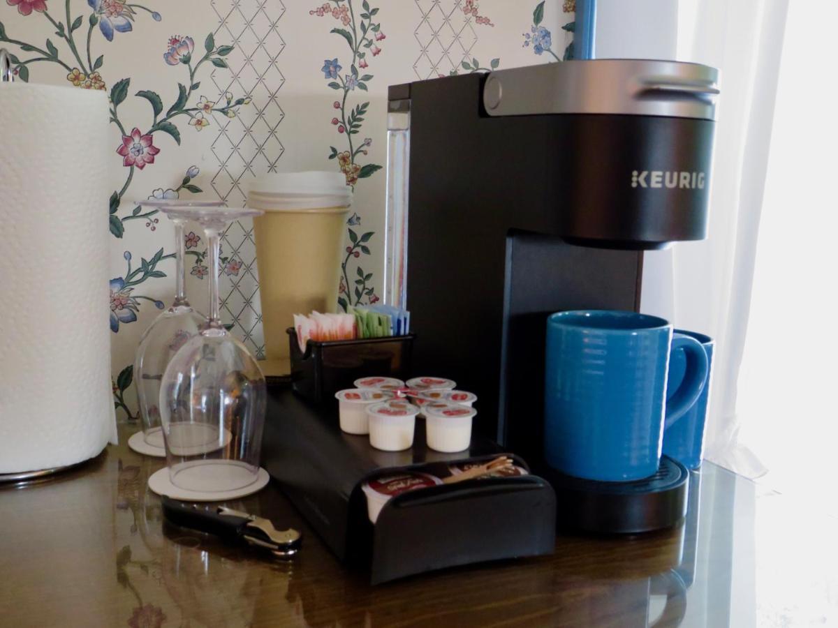 Family Farmhouse Inn Mount Jackson Bagian luar foto