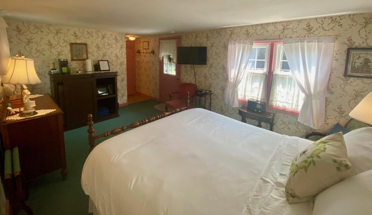 Family Farmhouse Inn Mount Jackson Bagian luar foto