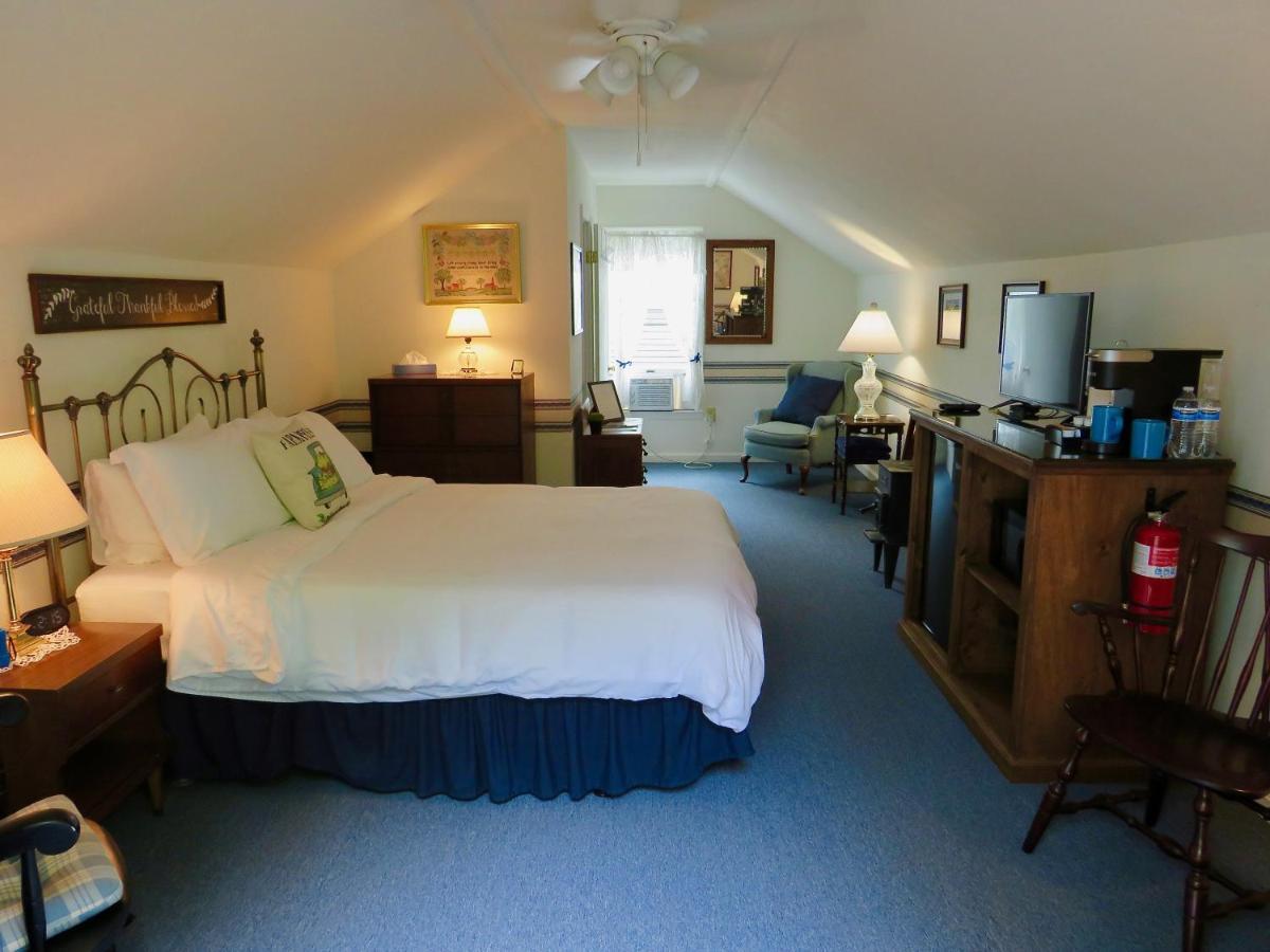 Family Farmhouse Inn Mount Jackson Bagian luar foto