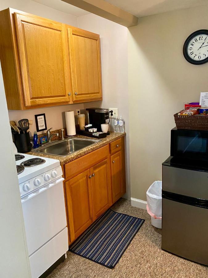 Family Farmhouse Inn Mount Jackson Bagian luar foto