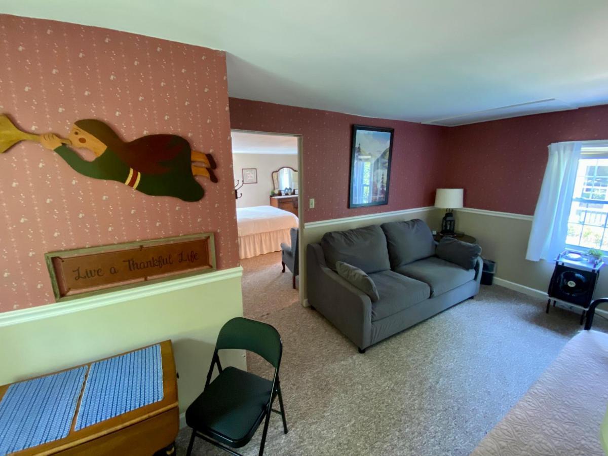 Family Farmhouse Inn Mount Jackson Bagian luar foto