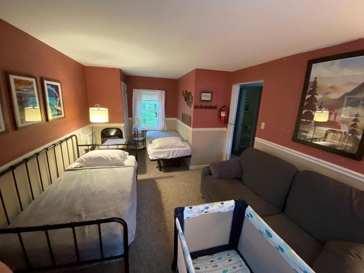 Family Farmhouse Inn Mount Jackson Bagian luar foto